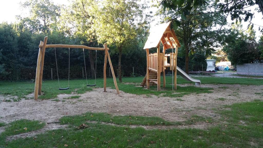 Camping Fleur D'Oleron Saint-Pierre-d'Oleron Exterior foto